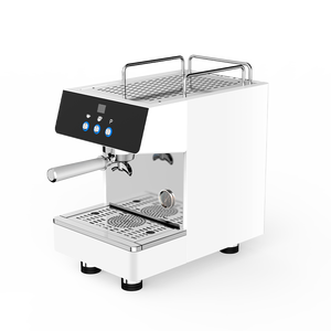 Machine à expresso électrique semi-automatique blanche pour usage hôtelier avec manomètre 9 bars - Product Image 3