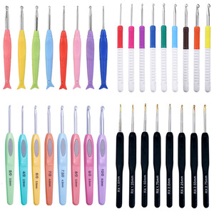 Venta al por mayor, gran oferta: Juego de 9 ganchillos de aluminio con mango de goma TPR suave (2.0mm - 10.0mm) para tejer, manualidades DIY y kits de telar. - Product Image 1