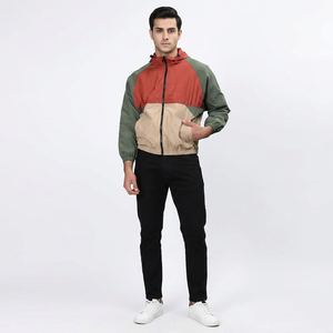 Chaqueta Deportiva Ligera para Hombre Finer Threads, con Capucha, Cierre de Cremallera, Estilo Vintage, Resistente al Viento, en Rojo, Verde y Beige, para Senderismo y Actividades al Aire Libre - Product Image 1
