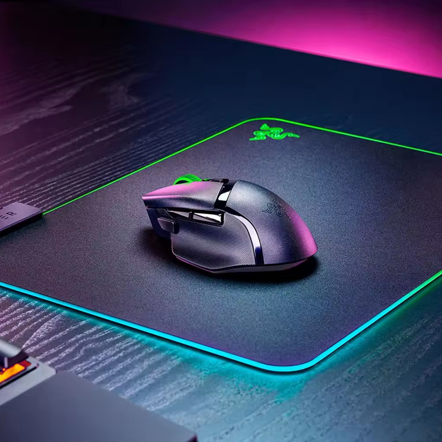 RA-ZER BASILISK V3 X HYPERSPEED GAMING MOUSE RGB Lighting 9 Programmable Buttons Dual-mode Wireless Connection