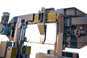 JLH H-1080TEC 33kw Scie à ruban à métal semi-automatique à conversion de fréquence hydraulique HMI Intelligent Mobile Console - Product Image 2