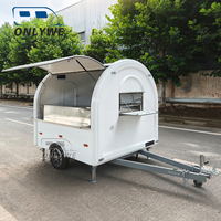 ONLYWE Remorque alimentaire à essieu unique certifiée CE, camion de concession blanc incurvé avec trappe de service à élévation hydraulique pour café