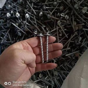 Galvanized Umbrella Head Roofing Nail 4mm X 75mm Spiral Shank 100pcs Per Bag Made of <b>Iron</b> with Rubber - Product Image 2