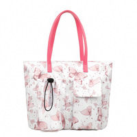 Sac fourre-tout d'été 2025 en polyester à imprimé fraises, chic et frais, grande capacité, style artistique, à bandoulière, pour cours et activités.