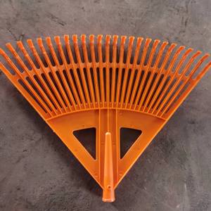 Râteau à feuilles en plastique de jardin à 26 <span class=keywords><strong>dents</strong></span>, personnalisé, multi-usages, vente en gros - Product Image 4