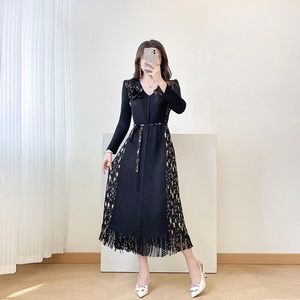 Vestido de Manga Larga para Mujer, Otoño 2025, con Solapa Plisada Dorada, Encaje, Efecto Rejuvenecedor, Estilo Delgado, Diseño Sólido - Product Image 5