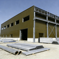 Structure en acier préfabriquée pour entrepôt et atelier