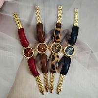 Montres pour femmes, boîtier en alliage de verre, livraison rapide pour un usage quotidien, offre spéciale actuelle, petit bracelet en cuir, mouvement à quartz