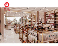 Conception de boutique de maquillage tendance, aménagement de salle d'exposition de cosmétiques, comptoir d'exposition de cosmétiques en bois, vitrine de maquillage personnalisée