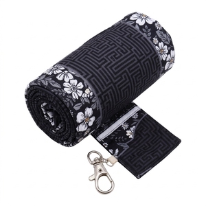 Tappetino da Preghiera Arrotolabile Stampato con Moschettone, Compatto Janamaz per Hajj e Umrah, <span class=keywords><strong>Tappeto</strong></span> Musulmano Portatile - Product Image 4