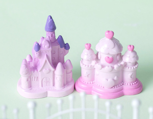 World <span class=keywords><strong>Village</strong></span> Mini casa juguetes de construcción para niños regalo de Navidad rosa púrpura Luna nube pastel forma resina Castillo miniatura dibujos animados - Product Image 2