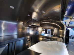 Camión de Comida Rápida Móvil Europeo para Pizza, Totalmente Equipado, Remolques de Comida BBQ, Equipamiento Completo de Cocina Docker para Europa - Product Image 5