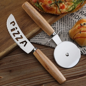 Accessoires de cuisine de bonne qualité Couteau à <span class=keywords><strong>pizza</strong></span> en acier inoxydable avec manche en bois pour outils de coupe-<span class=keywords><strong>pizza</strong></span> - Product Image 2