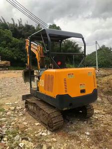 Mini-excavatrice d'occasion 3T sur chenilles d'origine pour l'exploitation minière et la construction, avec attache rapide et brise-roche, certifiée CE - Product Image 4