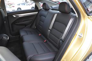 Usado para Binrui 2020 200T Turbo DCT Edición Comfort, 6 velocidades, 30000 km, R16, Bajo Consumo, Volante <span class=keywords><strong>a</strong></span> la Izquierda, Sedán Familiar - Product Image 6