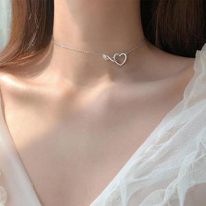 Collier de luxe pour femmes en argent sterling 925 de qualité supérieure, avec des cœurs entrelacés en zircone cubique 3A - Product Image 2