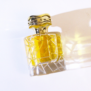 ขวดน้ำหอมแก้วหรูหราขนาด 100 มล. แบบขายส่ง ขวดเปล่าใช้ซ้ำได้พร้อมฝาจีบ รูปทรงกลม กล่องบรรจุภัณฑ์ขนาด 50 มล. สำหรับผู้หญิง - Product Image 4