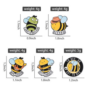 Nette Biene Emaille Pin Ich brauche meine Buzz Metall Brosche Revers Abzeichen Schmuck Rucksack Zubehör Großhandel - Product Image 6