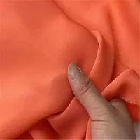 Tissu en soie double georgette de qualité supérieure, disponible en plusieurs couleurs, matière confortable au toucher, idéal pour les robes et vêtements féminins, directement de l'usine.