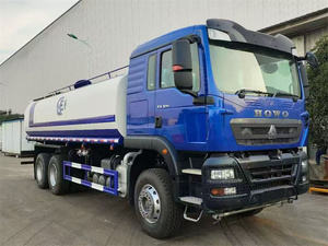 Camión cisterna de 371 caballos de fuerza 6x4 de 20m3 en venta, camión de servicio pesado, camión multifuncional diésel de 25m3 para supresión de polvo. - Product Image 2
