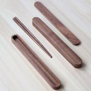 Bacchette in Legno di Noce Naturali Riutilizzabili con Logo Personalizzato Inciso e Scatola, Regalo di Lusso all'Ingrosso - Product Image 1