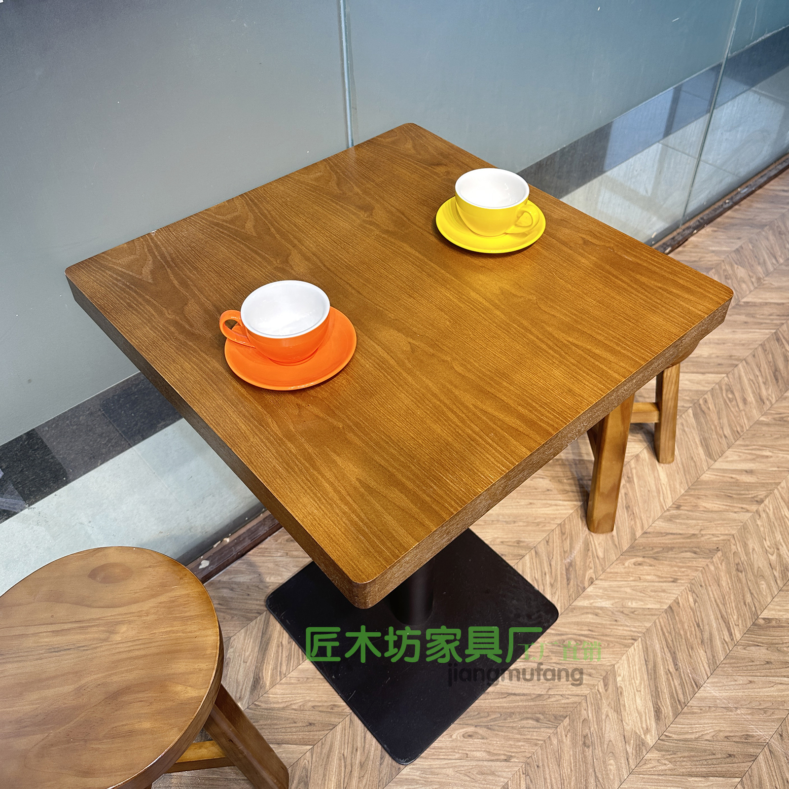 Sticking solid wood square table (steel plate feet)