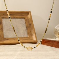 Nouveautés Collier en acier inoxydable plaqué or 18 carats Collier classique avec pendentif en pierre naturelle en forme de cœur Collier à perles Cadeaux