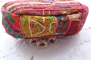 กระเป๋าคลัทช์สะพายไหล่สไตล์วินเทจคุณภาพสูง ลายปักดอกไม้แบบอินเดีย งานฝีมือชาวบันจารา  ขนาดใหญ่ ใส่ของได้เยอะ มีซิป - Product Image 4