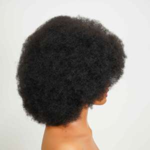Perruques Bouclées Kinky <span class=keywords><strong>Afro</strong></span> Bombes 100 % Cheveux Humains Naturels Fluffy de 14 à 20 Pouces Fabriquées à la Machine à Prix de Gros pour Vente en Vrac - Product Image 4