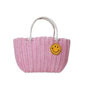 Bolso de Mano Tejido Rosa con Diseño de Sonrisa, Artesanía Tejida a Mano, Parche Alegre, Ligero, Moderno, Accesorio de Playa - Product Image 2