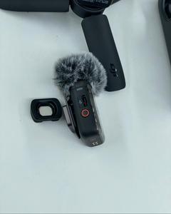<span class=keywords><strong>Osmo</strong></span> Pocket 3 Creator Combo, Cámara de Video 4K con Estabilización de 3 Ejes y Pantalla Táctil Giratoria, Gris - Product Image 4