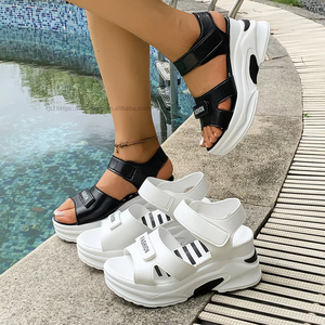 Nouvelles sandales de sport compensées à plateforme épaisse pour femme, motif lettres, vente en gros - Product Image 4