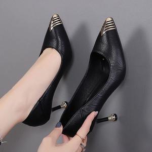 Chaussures habillées pour femmes en cuir souple véritable, style escarpins de bureau à talon moyen, portables de deux façons, noires, vente en gros d'usine - Product Image 1
