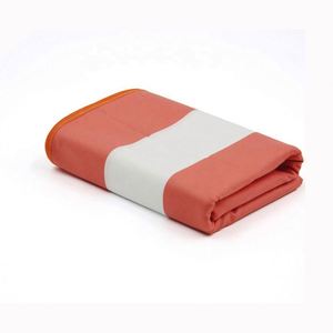 Serviette de plage en microfibre à séchage rapide, sans sable, imprimée sur mesure, très vendue - Product Image 3