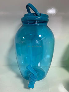 زجاجات مشروبات بلاستيكية شفافة مع صنبور مصنوعة بالحقن للاستخدام الخارجي - Product Image 2