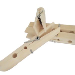Grande pince à linge en bambou de 9.5cm avec pince en bois et <span class=keywords><strong>chevilles</strong></span> en métal polyvalente pour l'organisation des vêtements et des outils de cuisine dans le salon - Product Image 5