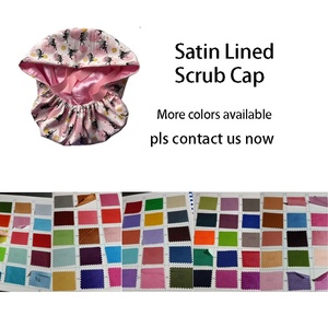 Bonnets chirurgicaux en coton tissé avec motif chaton jaune, personnalisables avec logo, pour usage hospitalier, avec ouverture pour queue de cheval - Product Image 3
