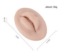 Modèle d'oreille en silicone souple, réaliste et flexible pour la pratique du piercing, destiné aux artistes tatoueurs et à la présentation de bijoux.