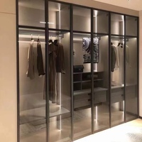 Armoire en bois massif de style européen, personnalisable avec de multiples fonctions