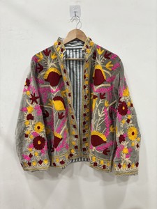 Chaqueta Étnica de Lujo con Bordado Suzani Indio, Chaqueta de Terciopelo Unisex para Primavera, Abrigo Boho Suzani para un Estilo Boho Elegante - Product Image 3