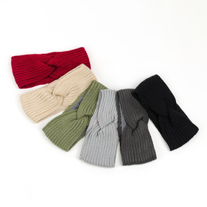 Accessoires de cheveux tricotés en polaire <span class=keywords><strong>Bandeau</strong></span> en laine épaisse <span class=keywords><strong>Bandeau</strong></span> de <span class=keywords><strong>sport</strong></span> d'hiver chaud <span class=keywords><strong>Cache</strong></span>-oreilles <span class=keywords><strong>Bandeau</strong></span> croisé - Product Image 3