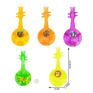 Venta al por mayor de fábrica: Cajas de plástico translúcido de 10.8 cm con forma de guitarra/pipa para dulces, juguetes, novedades y almacenamiento. - Product Image 1