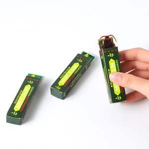 Chewing-gum farceur en forme de tête de cafard réaliste, gadget de farce pratique avec emballage, effet de choc et de surprise - Product Image 3