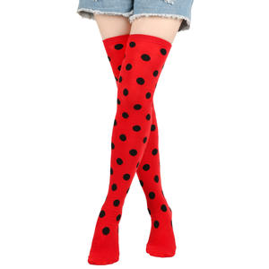 Calcetines decorativos de bola de maquillaje para mujer de primavera y otoño Cos Seven Star Ladybug calcetines <span class=keywords><strong>rojos</strong></span> y negros por encima de la rodilla - Product Image 3