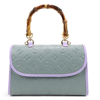 Sac à main élégant pour femme en cuir PU gaufré avec rabat et poignée style bambou pour usage quotidien