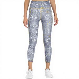 Leggings Deportivos para Mujer, Hasta la Rodilla, Cintura Media, Casuales, para Yoga, con Diseño de Logotipo Estampado, Transpirables, de Spandex y Velour - Product Image 1