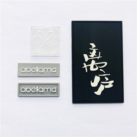 Forme personnalisée En Relief OEM 3D En Caoutchouc Souple PVC Étiquette En Plastique Silicone Patchs Logo