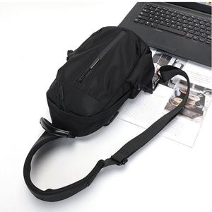 Bolsa de Mensajero Unisex 2024 Personalizada, Resistente, Impermeable, de PU Duradero, con Cierre de Cremallera - Product Image 4