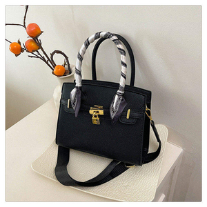 Bolso Bandolera Impermeable de Gran Capacidad en Material PU, Ideal para Compras Diarias en Todas las Estaciones - Product Image 2