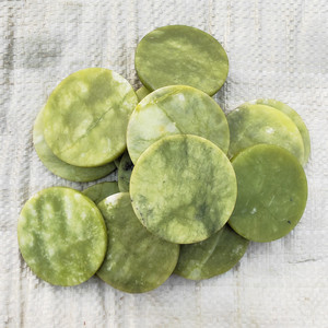 <b>Polished</b> Round Green Jade Pads 50mm For Eyelash Extension Under Eye Pads - Product Image 3